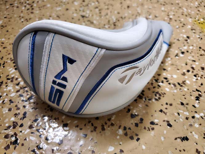 Used TaylorMade Hybrid Head Cover