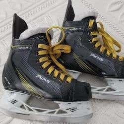 Used Junior CCM Tacks Hockey Skates Regular Width Size 12