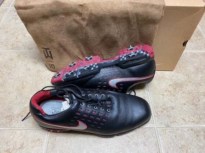 Black and Red New Men's Size 13 (Women's 14) Nike Golf Shoes Tiger Wood 10