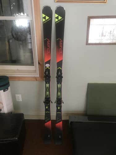 Used Men's 2018 Fischer Racing RC4 Curv Ti 171 cm w/Z11 Bindings Skis With Bindings Max Din 11