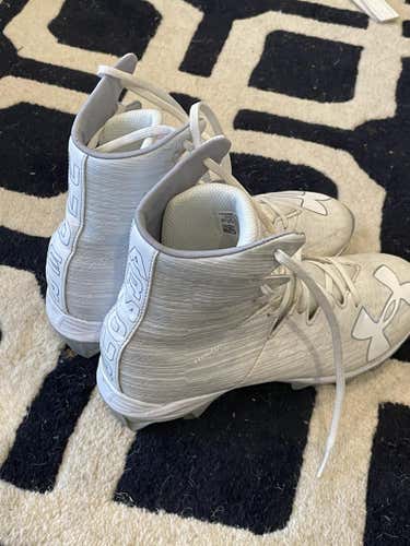 White Used Adult Men's Size 6.0 (Women's 7.0) Turf Cleats Under Armour High Top