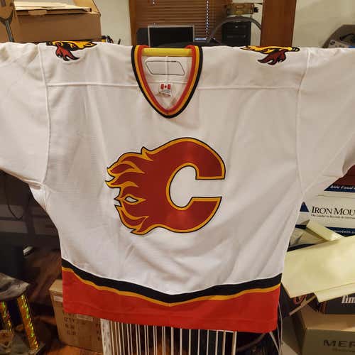 Calgary Flames White Men's Used Adult Size 56 Reebok Jersey