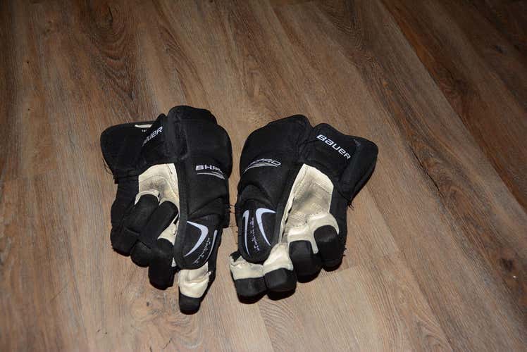 Black Used Senior Bauer Classic 4-Roll Gloves 14" Pro Stock