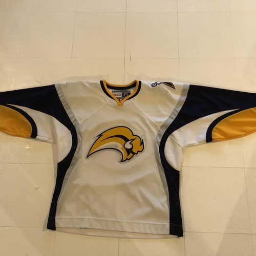Buffalo SabresWhite Adult Large CCM  Jersey