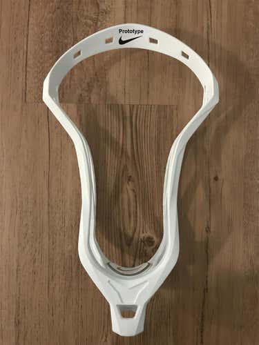 White Vapor Elite Head- Prototype Edition