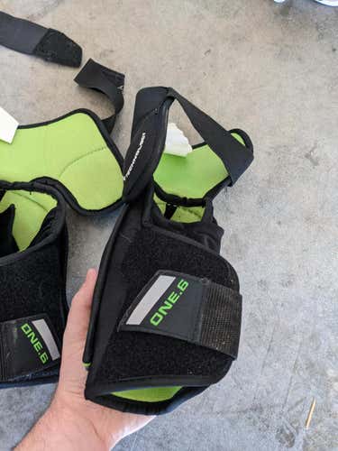 Used Senior Medium Bauer Supreme One.6 Elbow Pads