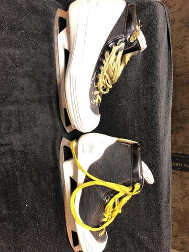Senior CCM 550 Regular Width  Size 10 Hockey Goalie Skates