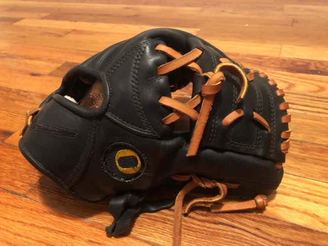 High School/College Right Hand Throw Pro Tradition 11.25" Baseball Glove