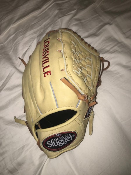 New High School/College Louisville Slugger Right Hand Throw Pitcher's 125 Series Baseball Glove 12"