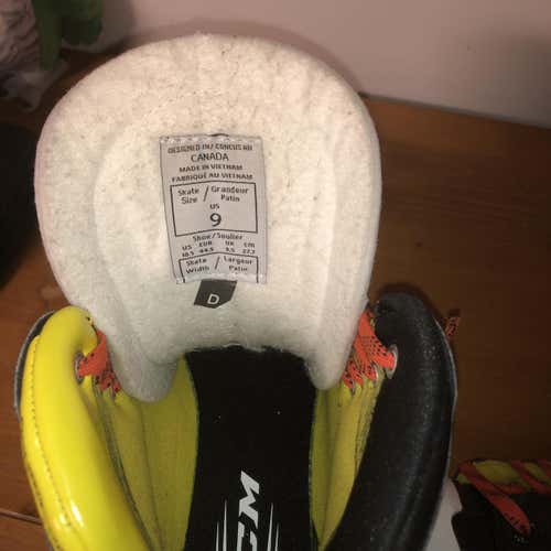 Senior CCM Tacks Regular Width Size 9 Hockey Goalie Skates