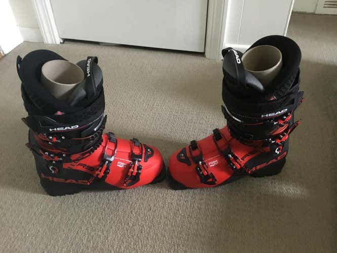 New HEAD Vector RS 110 Ski Boots, 25.5, 98mm width all mountain ski boots. $175 or best offer.
