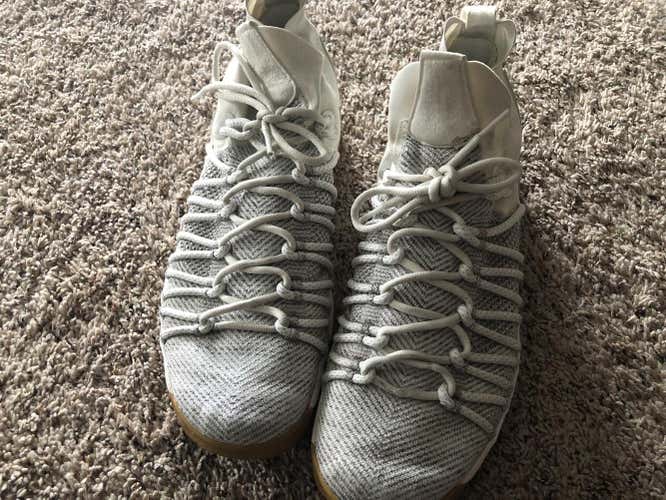 White Used Men's Size Men's 10.5 (W 11.5) Nike Shoes