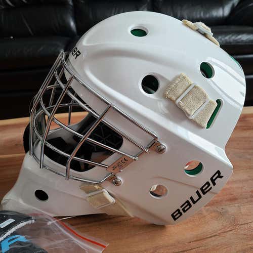 White New Senior Bauer NME 4 Goalie Mask