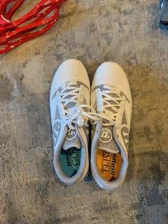 White New Adult Men's Size 10 (Women's 11) Molded Cleats Warrior Low Cut