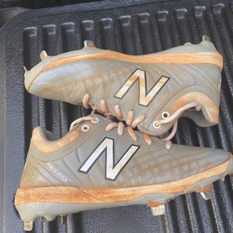 new balance metal baseball cleats