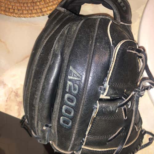 Black High School/College Pitcher's A2000 CK22 11.75" Baseball Glove