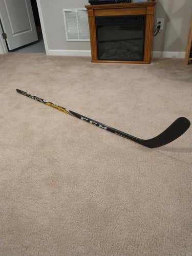 Used Senior CCM Right Handed 4092 Hockey Stick Mid Pattern