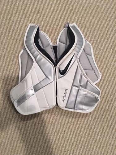 Used Medium Nike Vapor Shoulder Pads
