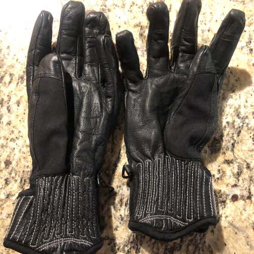 Black Adult Medium/Large Hestra
