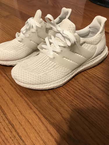 NEW White Adidas Ultraboost Size 7.0 Mens US