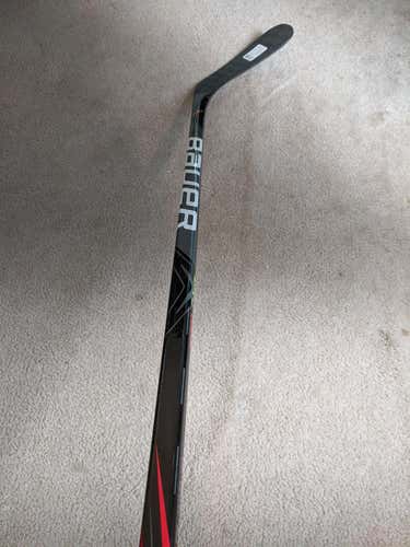 New Senior Bauer Right Handed Vapor FlyLite Hockey Stick P92