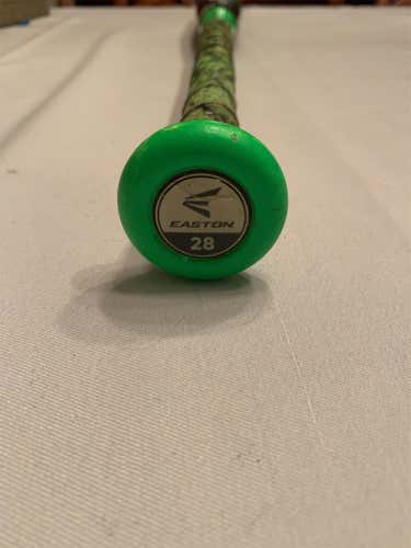 Kid Pitch (9YO-13YO) 2016 Composite Mako (-12) 16 oz 28" Bat