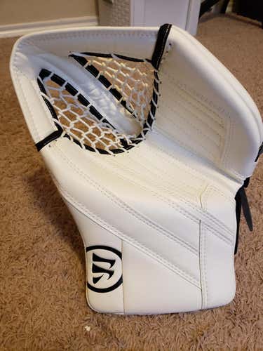 Intermediate New Warrior Regular Ritual G4 Int Catcher glove with G3 liner