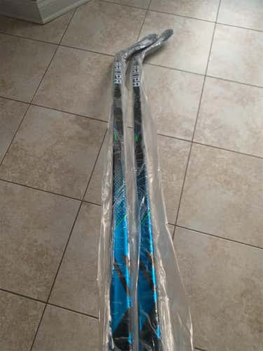 *2 PACK* Senior Right Handed Nexus Geo  Hockey Stick