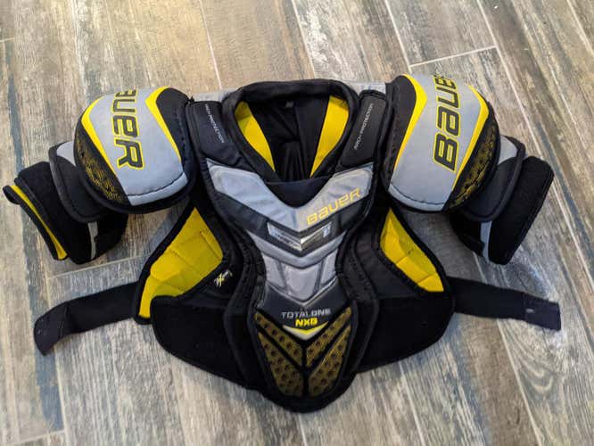 Bauer Supreme TotalOne NXG Shoulder Pads Sr M - Good Condition