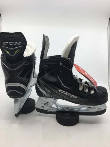 New Youth CCM RibCor 70K Hockey Skates Regular Width Size 13.5