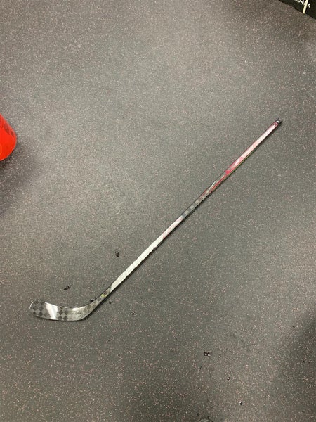 Senior Right Handed Vapor ADV Mid Pattern Pro Stock Hockey Stick