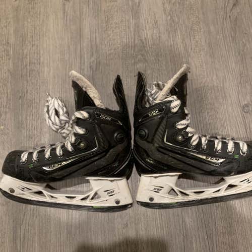 Junior CCM RibCor 50K Regular Width  Size 3.5 Hockey Skates