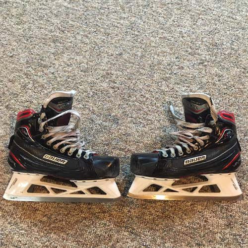 Senior Bauer vapor x900 Regular Width Size 9 Hockey Goalie Skates