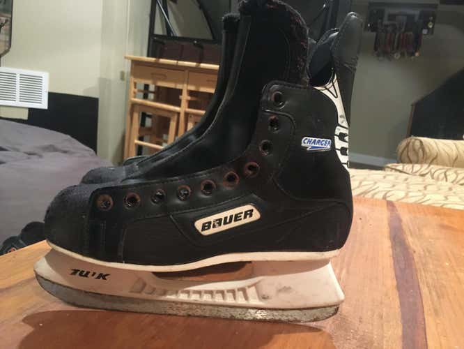 Used Senior Bauer Hockey Skates Size 8