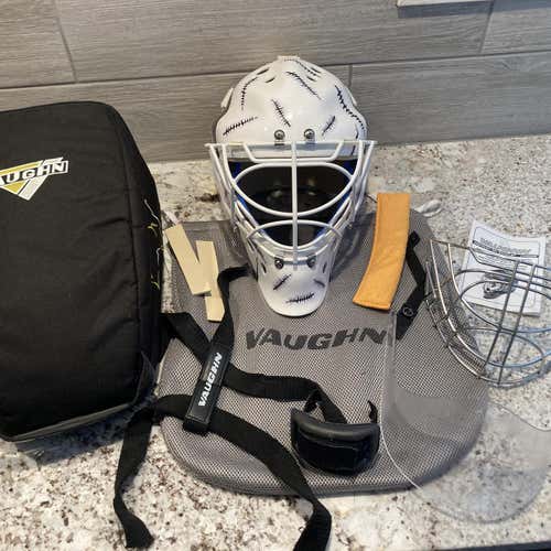 Vaughn 9500 Pro Goalie Mask + Extras