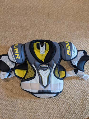 Used Junior Medium Bauer Shoulder Pads
