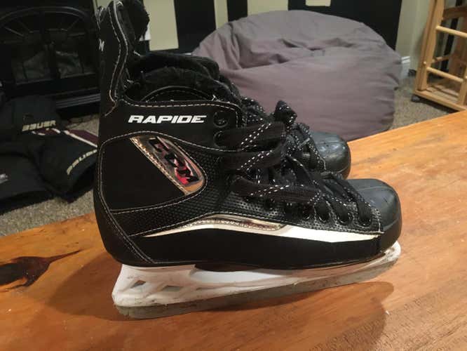 Used Senior CCM Rapide Hockey Skates Size 7