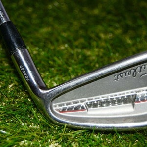 Titleist 	775CB 	6 Iron 	Right Handed 	38"	Steel 	Stiff	New Grip
