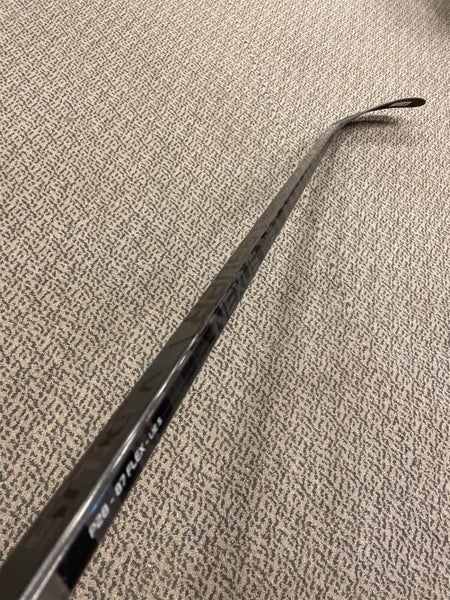 Senior Left Hand Nexus 2N Pro P28 87 Hockey Stick SHADOW SERIES