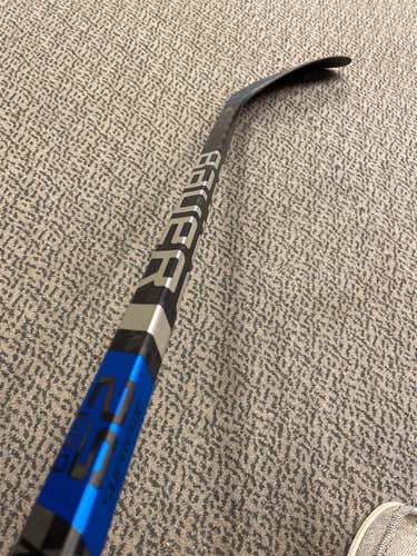 Senior Left Hand Supreme 2S Pro P28 Pro Stock 87 Flex Hockey Stick