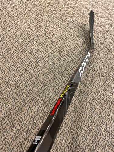 Senior Left Hand Vapor FlyLite P92 70 Flex Pro Stock Hockey Stick