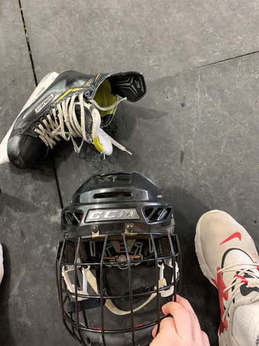 Black Used Large CCM Fitlite 3DS Helmet