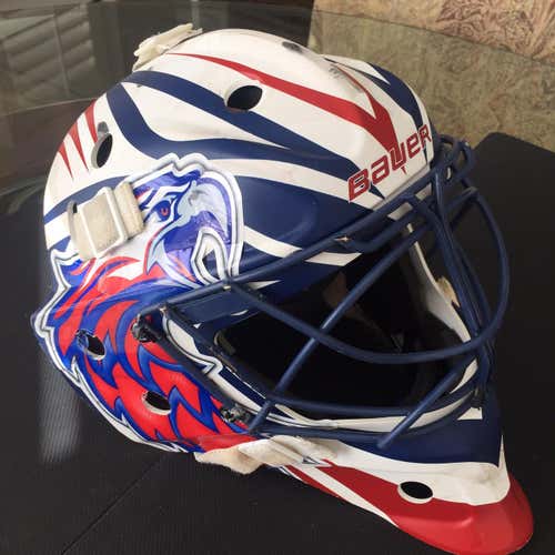 White Senior Bauer NME 5 Goalie Mask