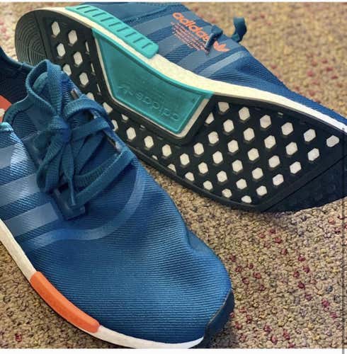 Men’s Adidas NMD R1 Shoes