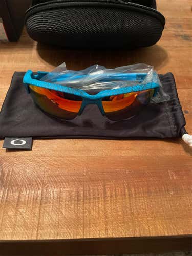 Brand New Oakley Flak Draft Baseball Sunglasses Matte Sky Blue