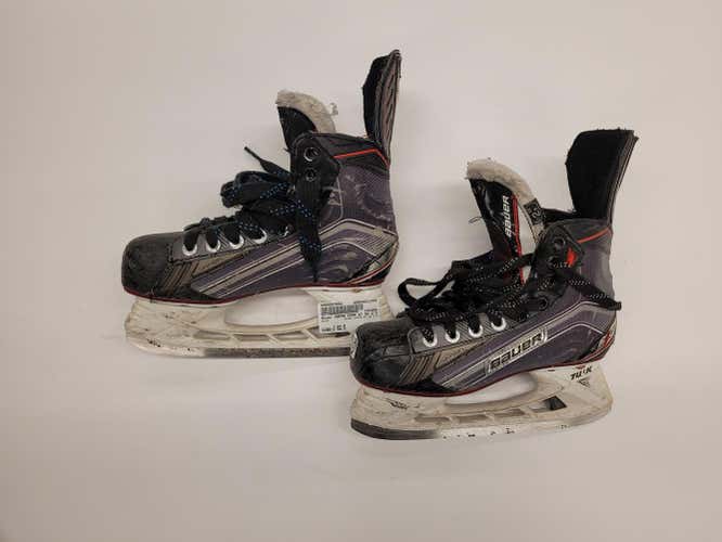 Used Junior Bauer Vapor X600 Hockey Skates Extra Wide Width Size 2.5