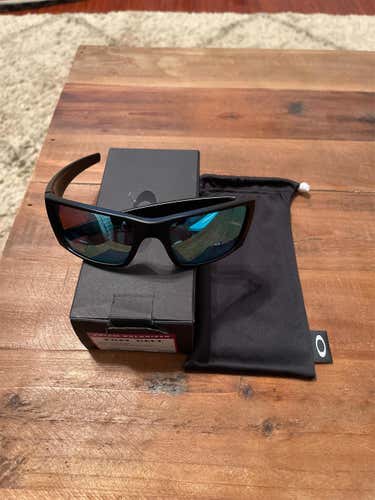 Brand New Oakley Fuel Cell Prizm Deep Water Polarized Sunglasses