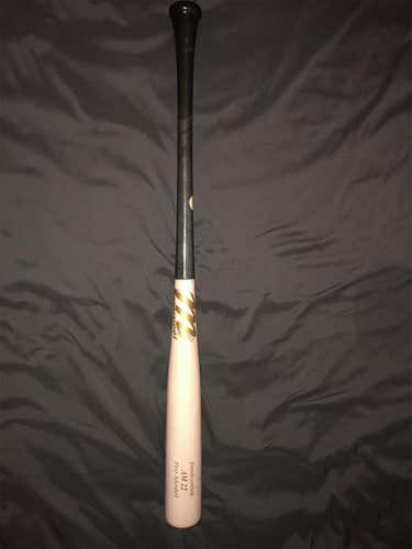 TRADE FOR GUY WITH DEMARINI DO NOT BUYUsed Marucci AM22 33" Bat