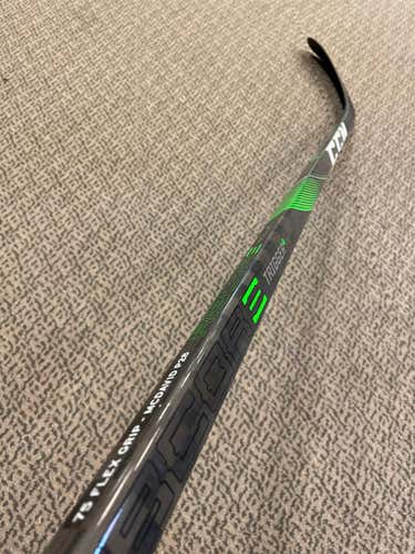 Senior Right Handed RibCor Trigger 4 PRO P28 75 Flex Pattern Hockey Stick