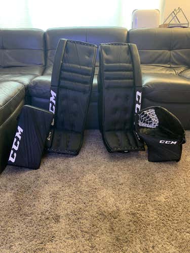 Black Used Senior 34" CCM Regular Extreme flex 4.9 Goalie Full Set